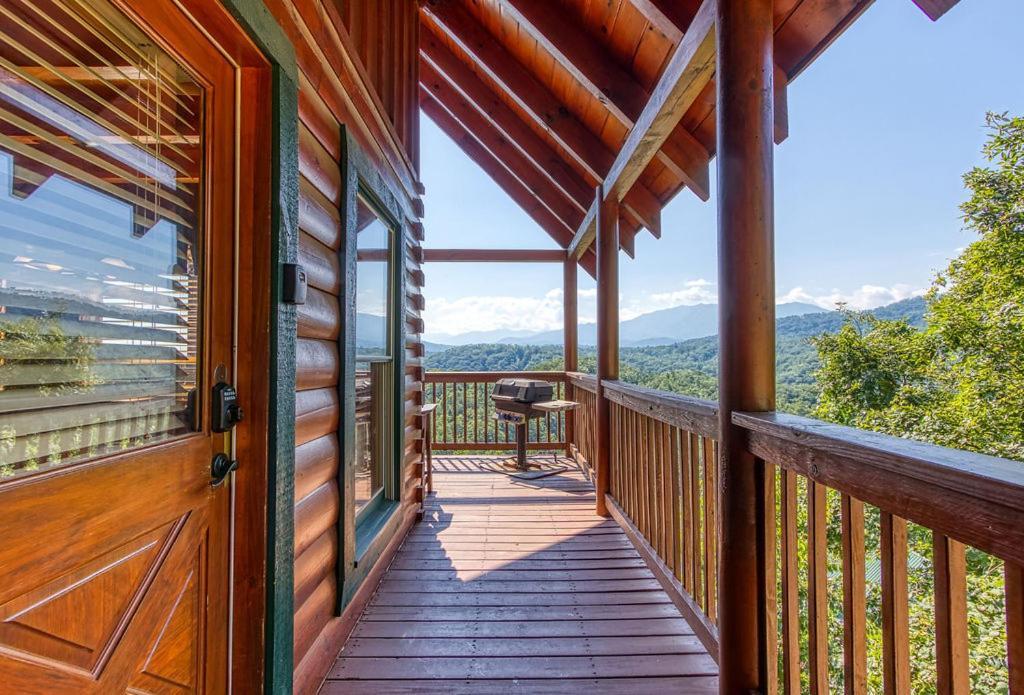 A Higher Calling, 1089 Of Free Area Attraction Tickets For Each Paid Day, Dollywood And More! Pigeon Forge Exterior foto